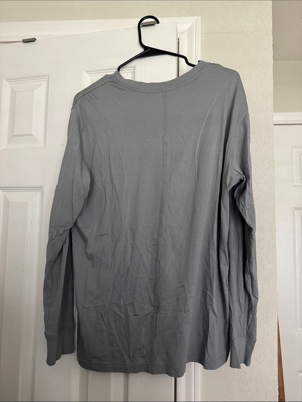 Lululemon - Long-Sleeve Crew Neck Shirt - Gray - Picture 2 of 3